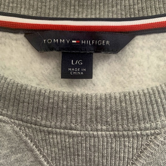 Tommy Sweatshirt! - Picture 2 of 2